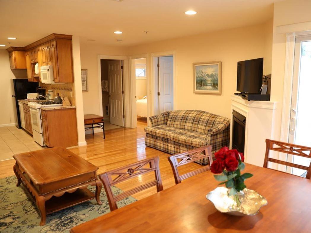 By The Sea Guests Bed & Breakfast And Suites Dennisport Quarto foto